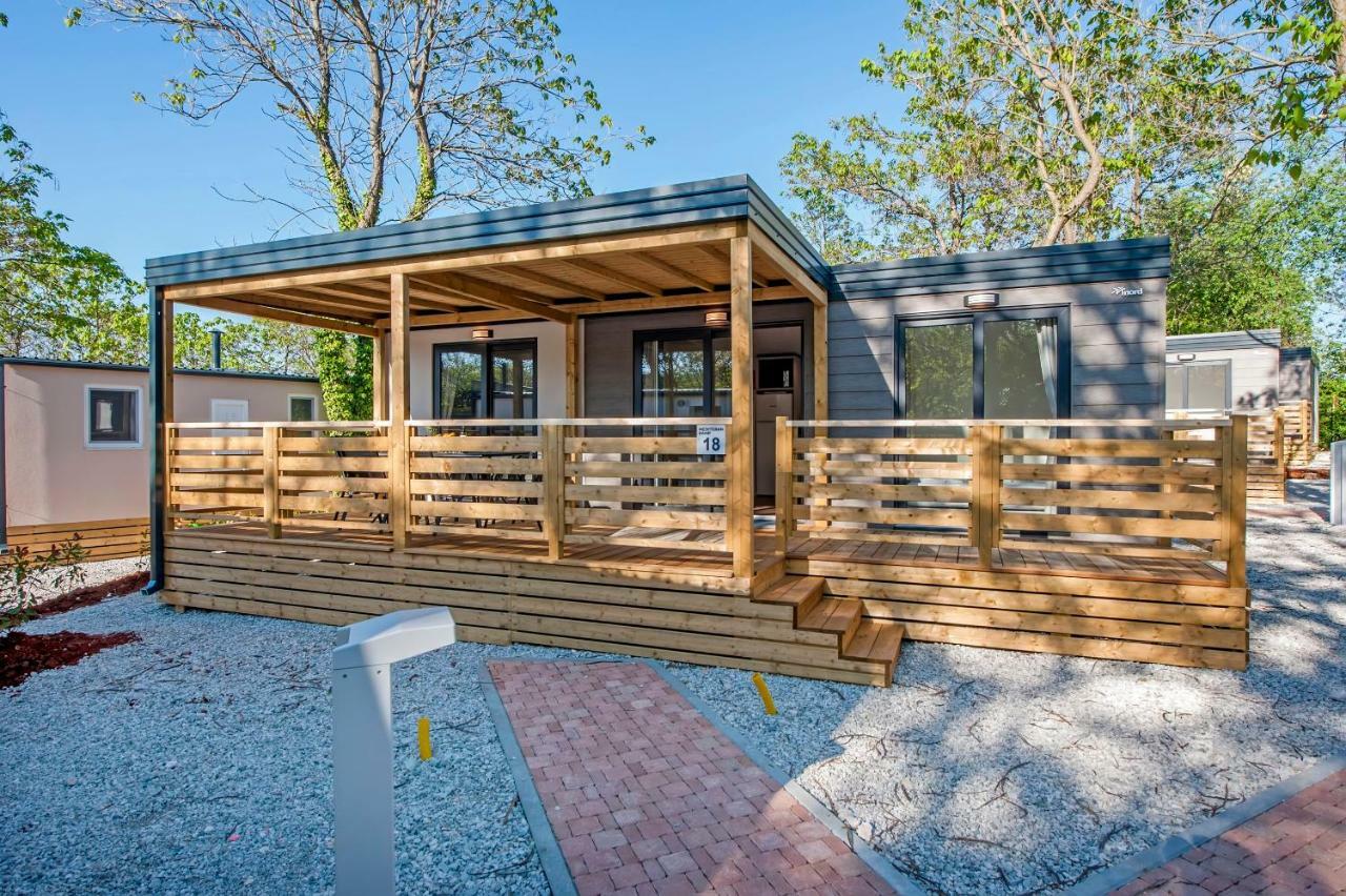 Eurocamp Mobile Homes At Campsite Puntica ฟุนตานา ภายนอก รูปภาพ